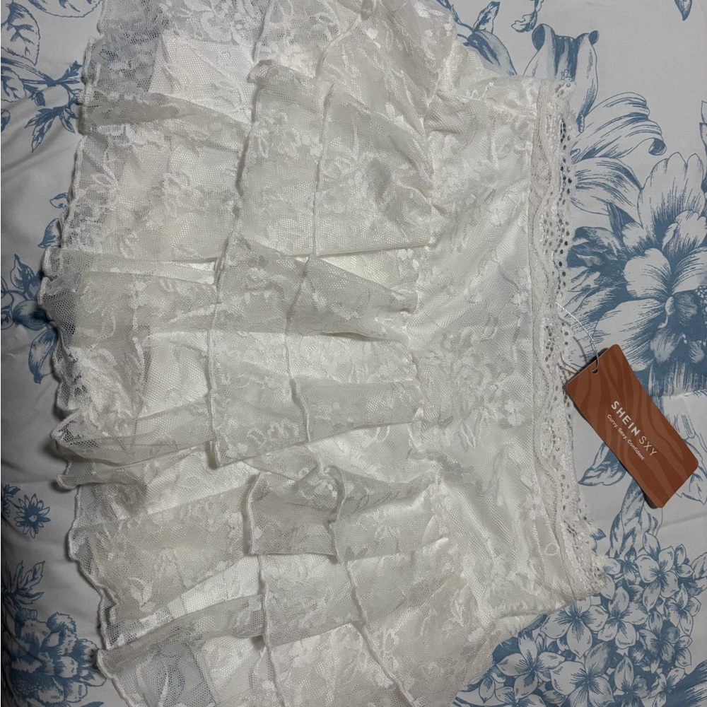 SHEIN White Lace Ruffle Shorts